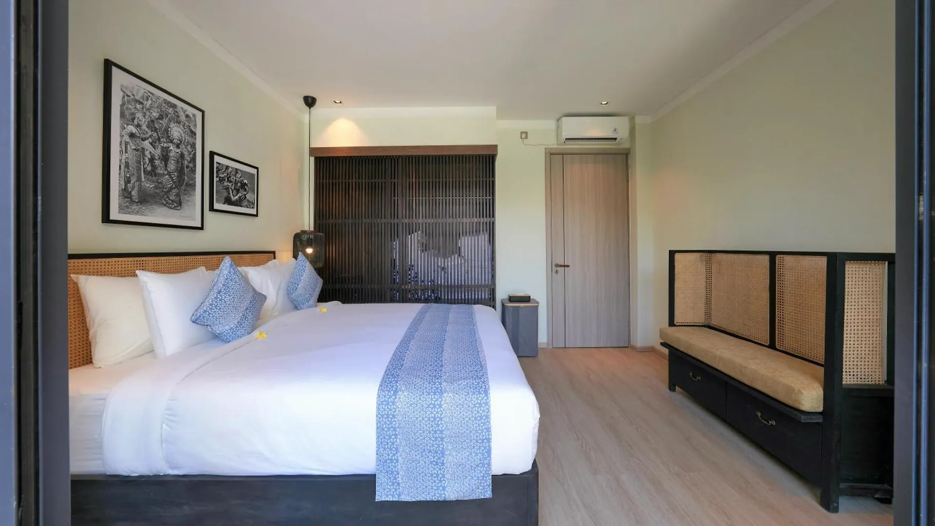 Twin Villas Seminyak Cora & Zeno By Exotic Bali Properties 0*,  Indonesië